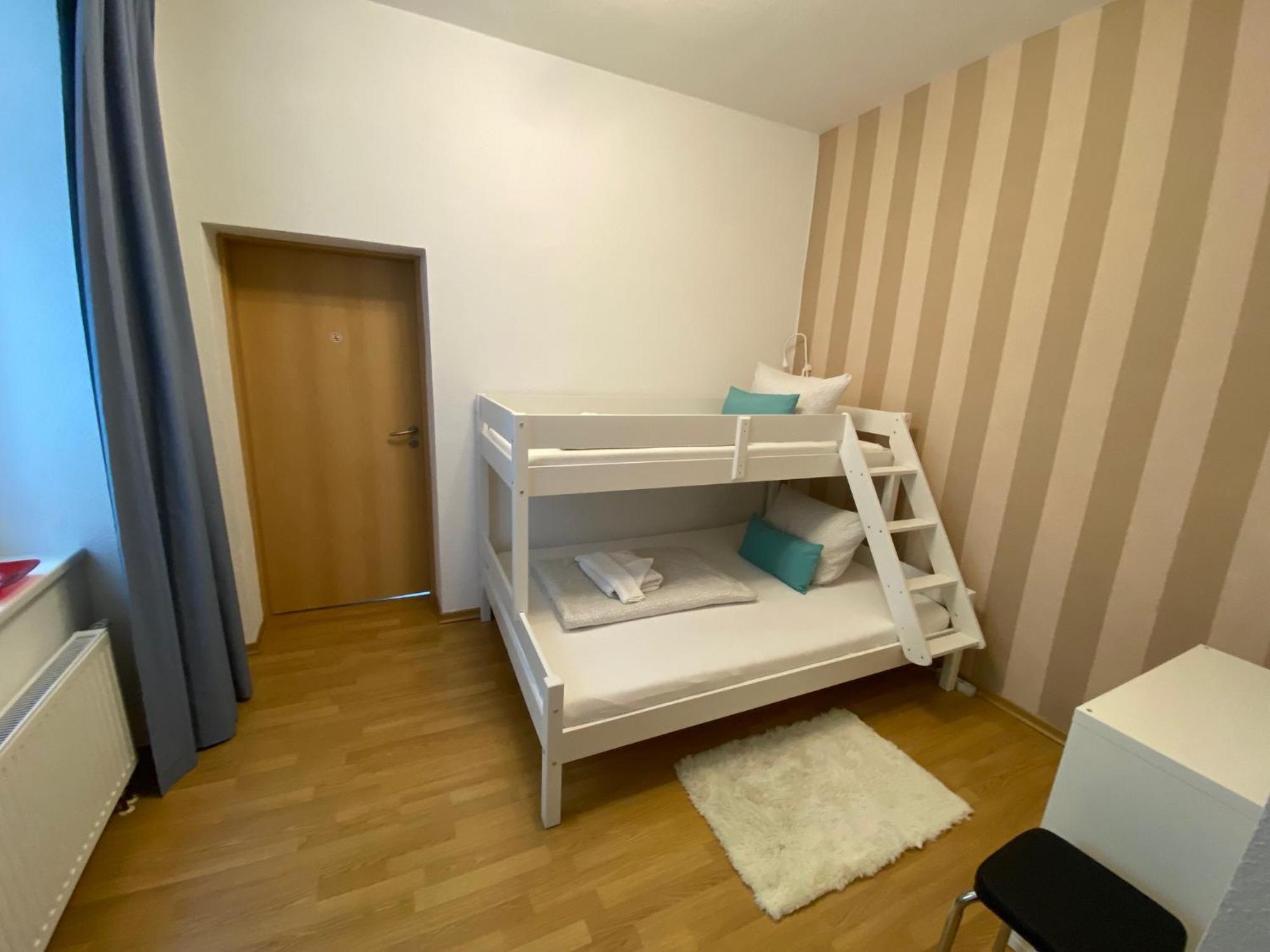 Zur Schleuse - Ferienwohnung Bis 6 Personen Mit Gem Garten Rostock Extérieur photo