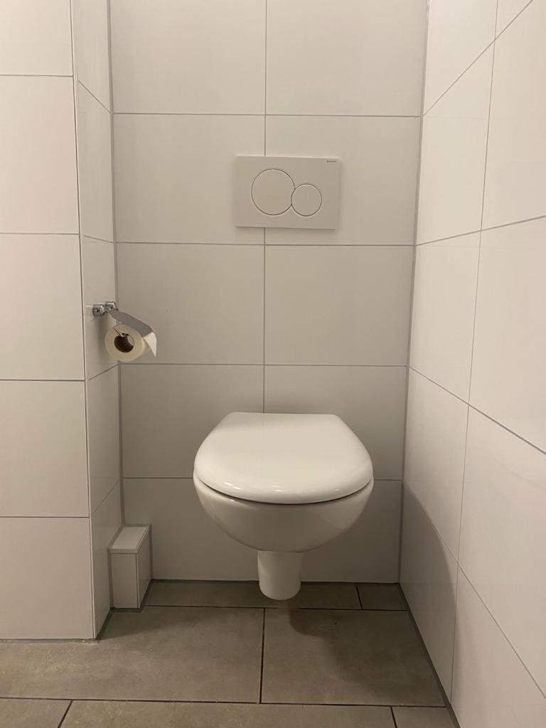 Zur Schleuse - Ferienwohnung Bis 6 Personen Mit Gem Garten Rostock Extérieur photo