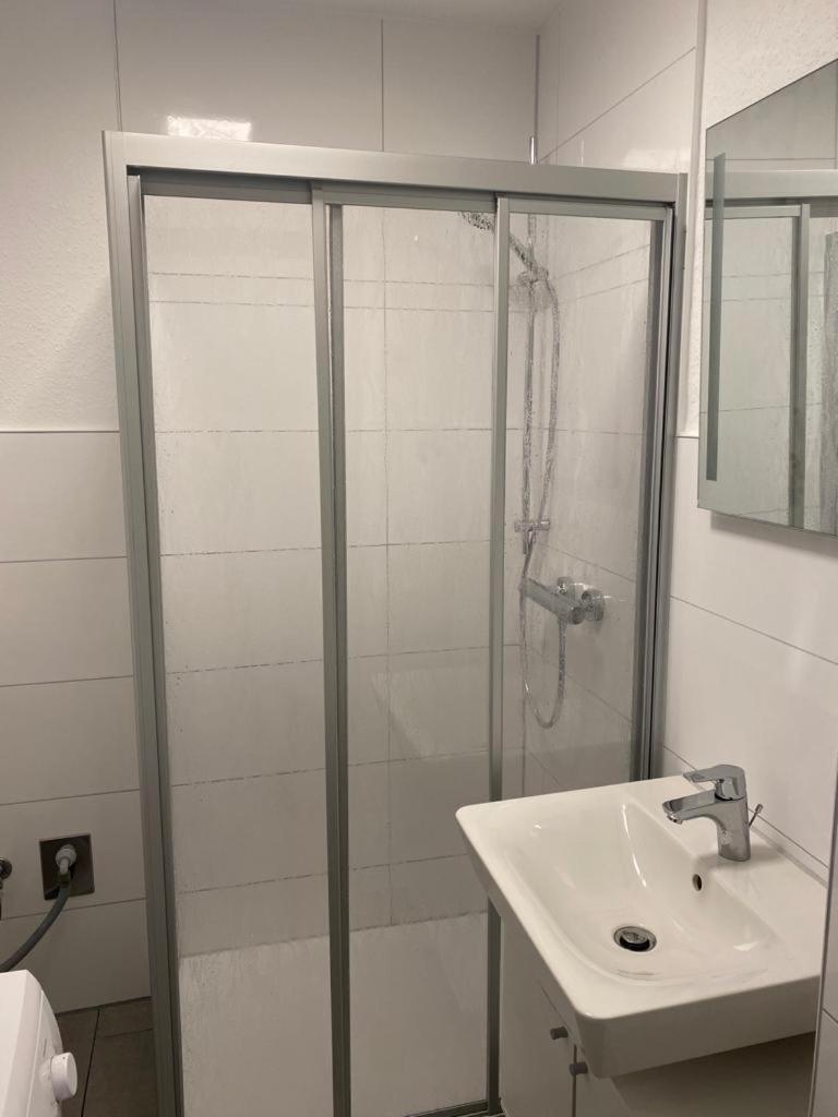 Zur Schleuse - Ferienwohnung Bis 6 Personen Mit Gem Garten Rostock Extérieur photo