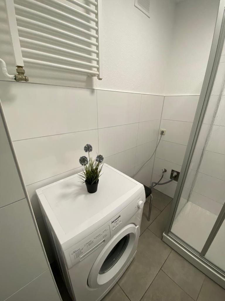 Zur Schleuse - Ferienwohnung Bis 6 Personen Mit Gem Garten Rostock Extérieur photo