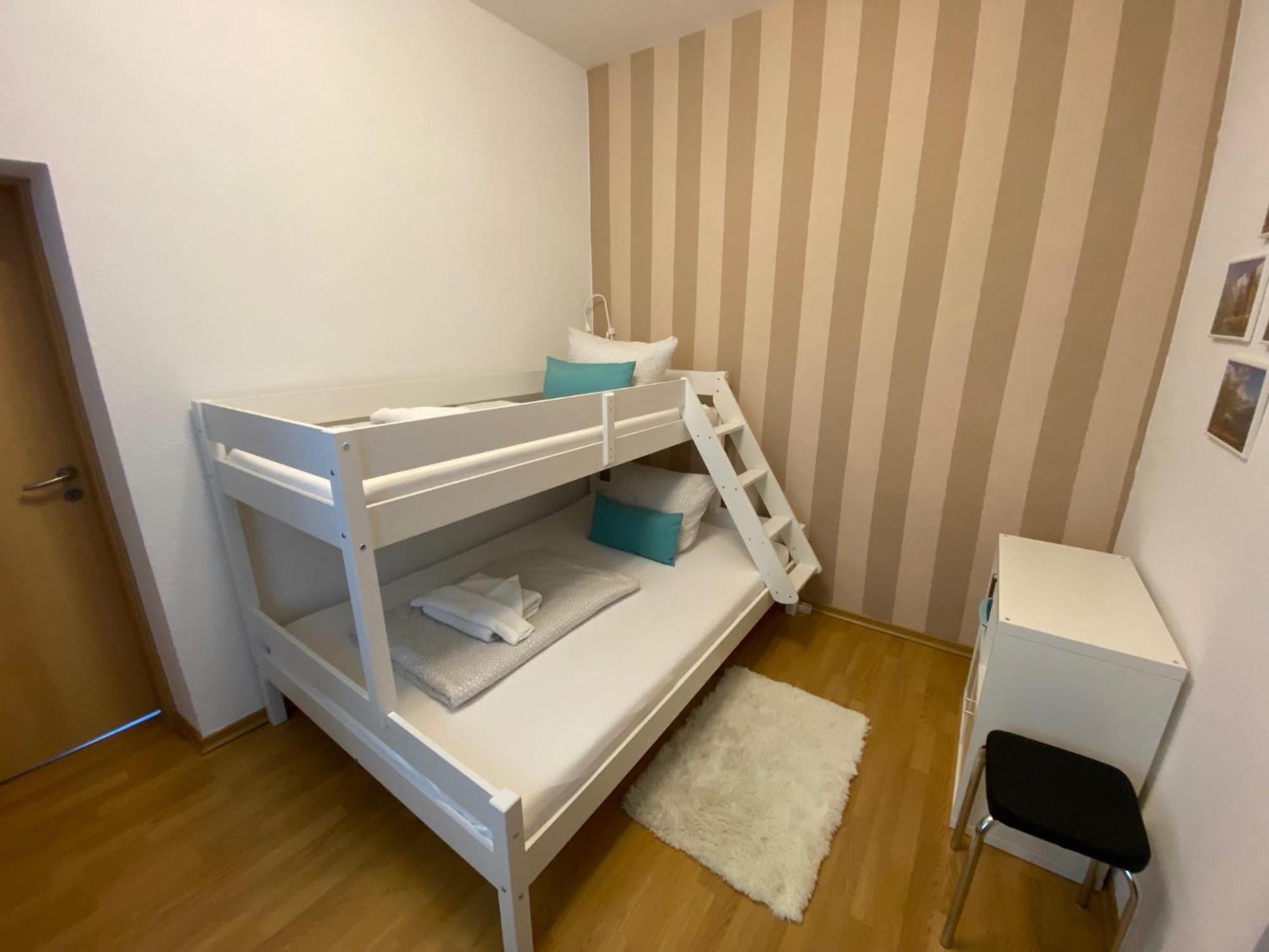 Zur Schleuse - Ferienwohnung Bis 6 Personen Mit Gem Garten Rostock Extérieur photo